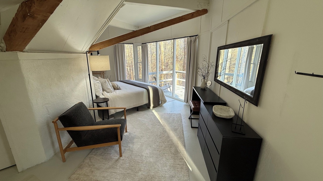 Photo of Bedroom in Jonesville