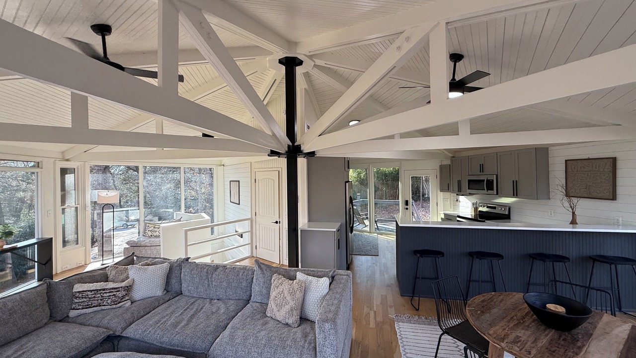 Photo of Livingroom in Jonesville