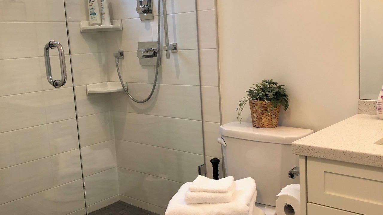 Photo of Bathroom in Lower Lonsdale