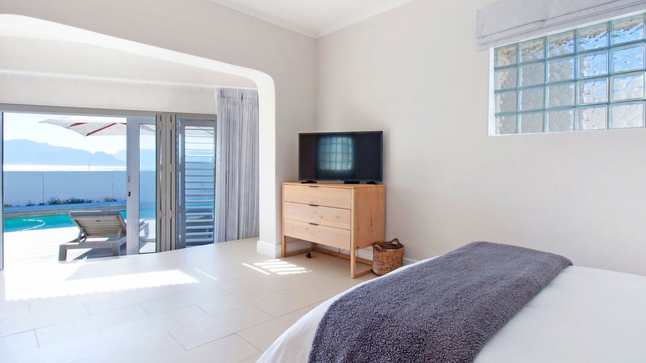 Photo of Bedroom in Kommetjie