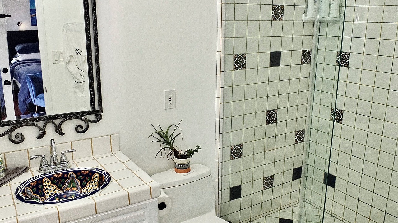 Photo of Bathroom in Belmont Shore
