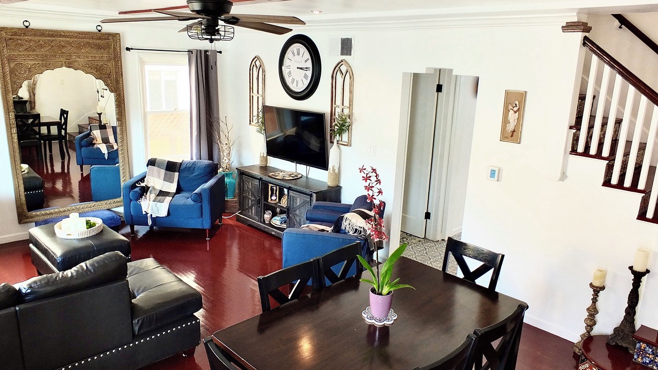 Photo of Livingroom in Belmont Shore
