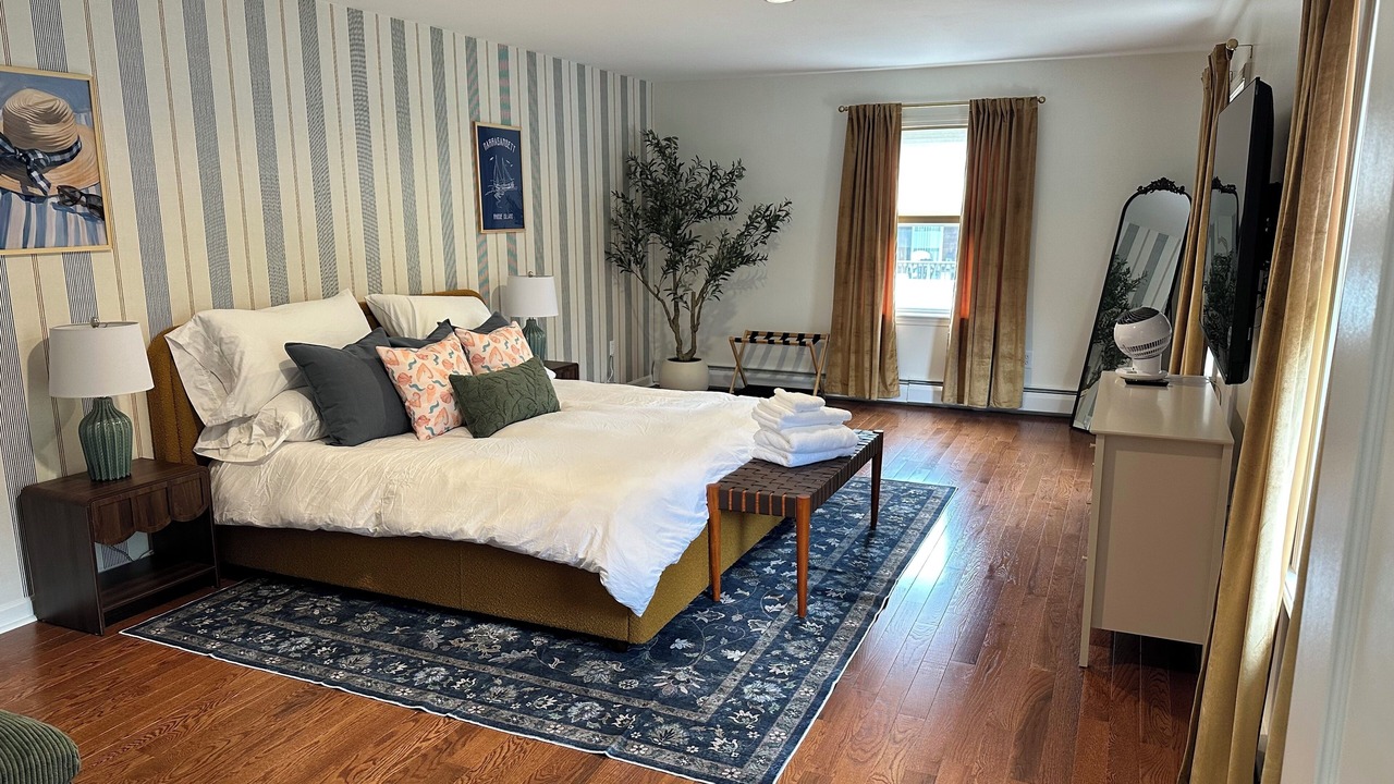 Photo of Bedroom in Saunderstown