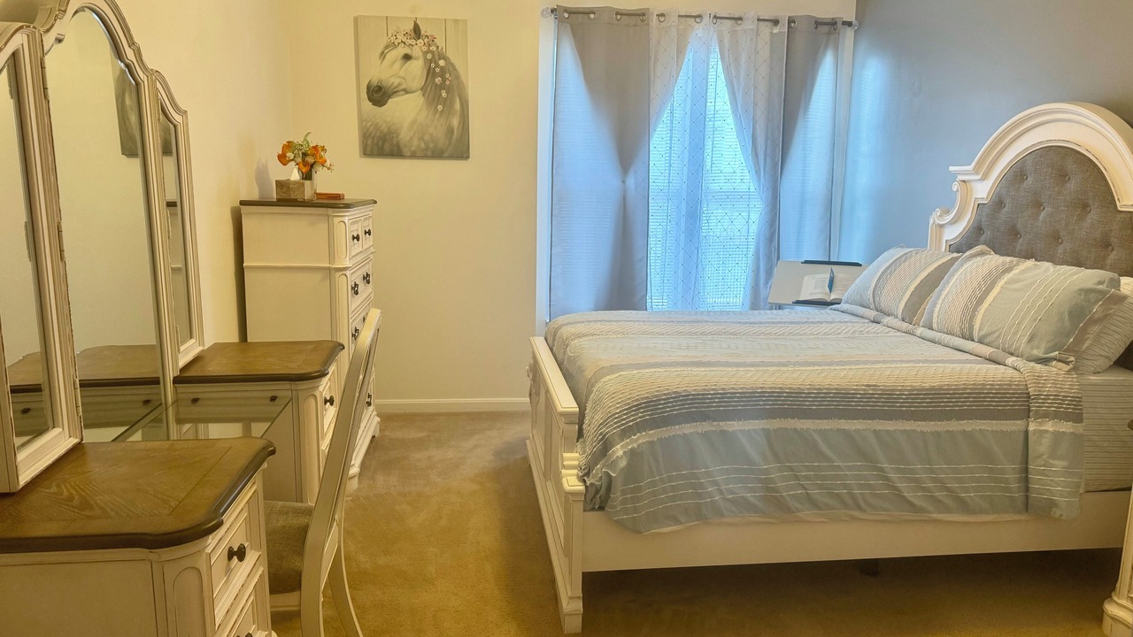 Photo of Bedroom in Russett