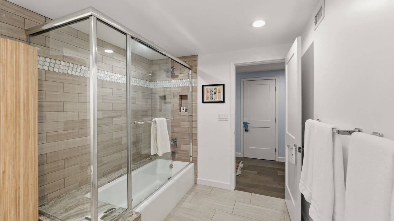 Photo of Bathroom in Oxnard Shores