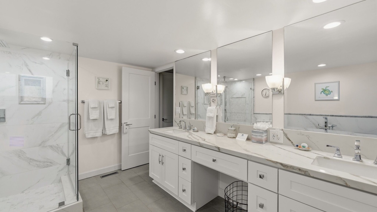 Photo of Bathroom in Oxnard Shores