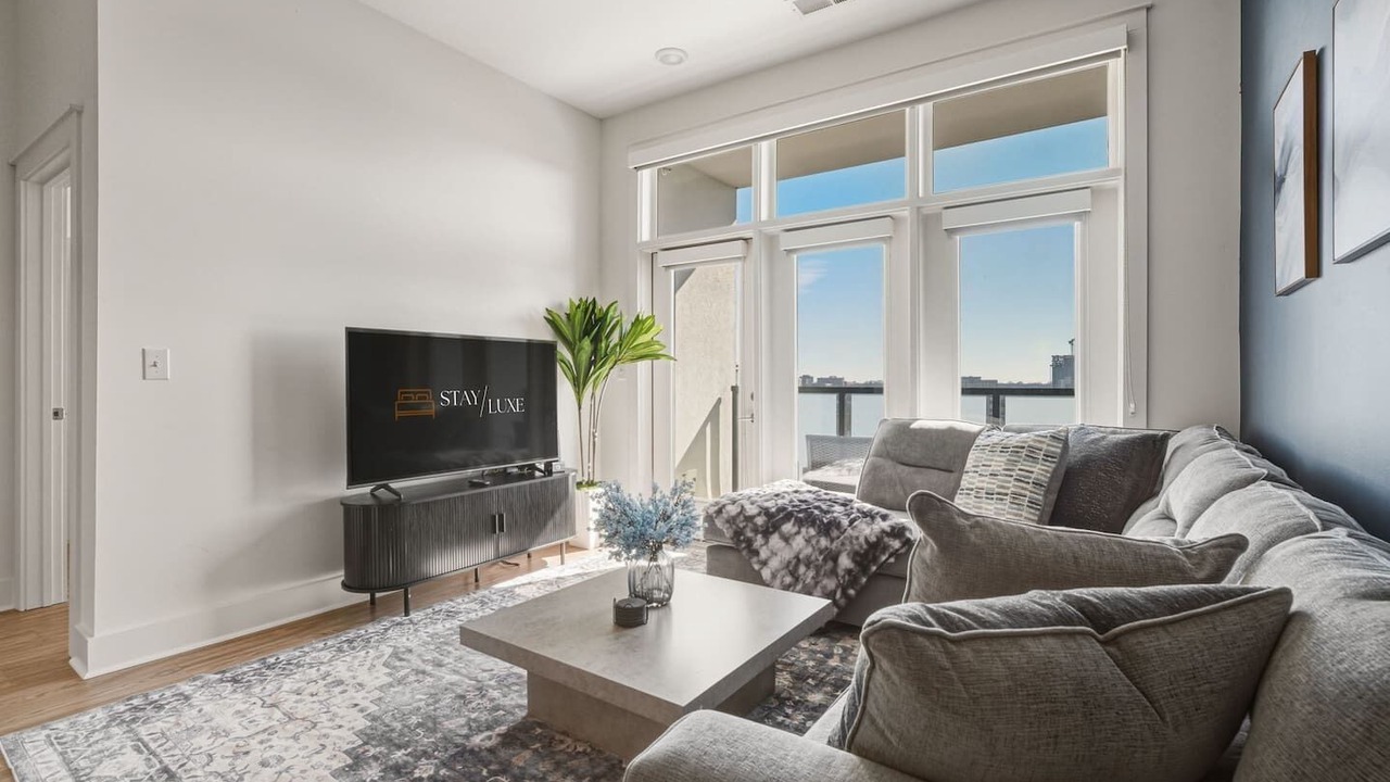 Photo of Livingroom in Second Ward