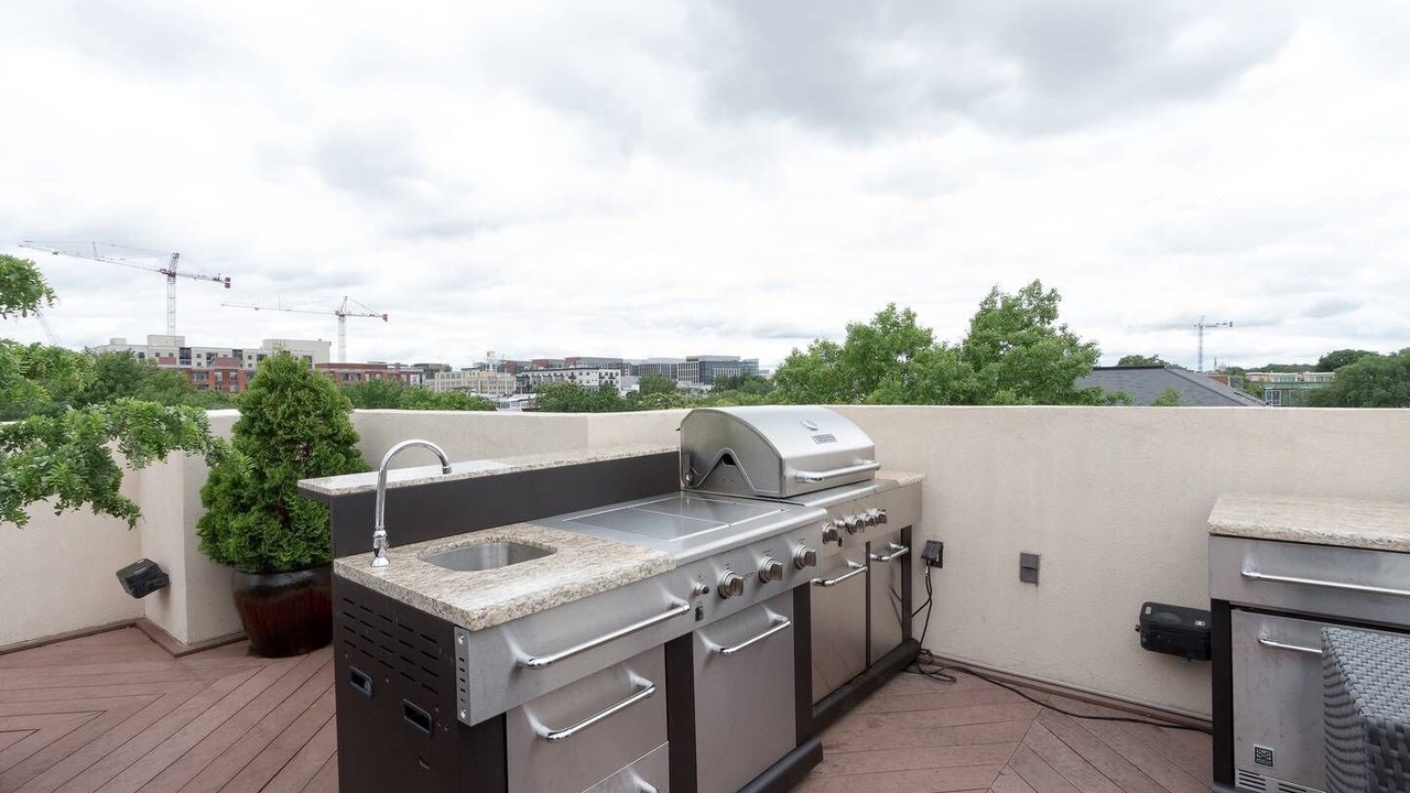 Photo of Outdoor in Near Northeast