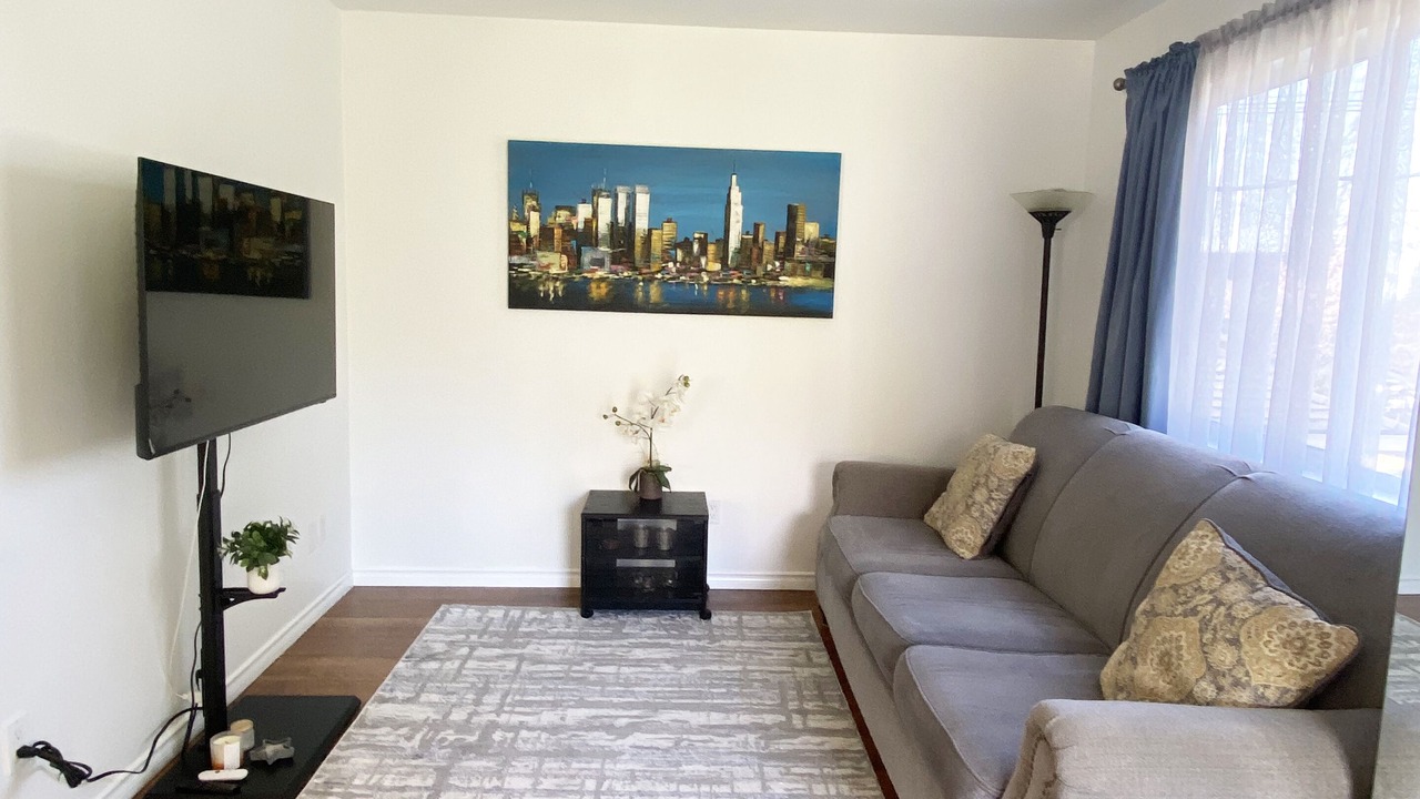 Photo of Livingroom in Central Lonsdale