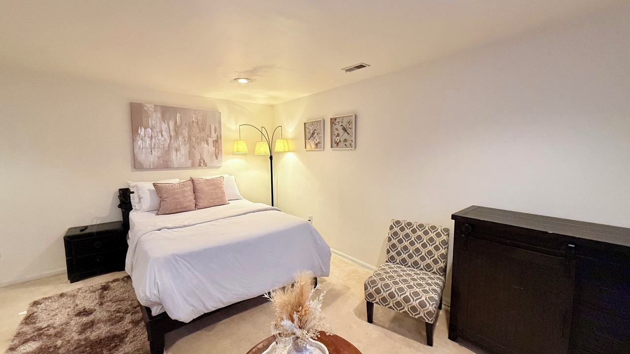 Photo of Bedroom in Laurel