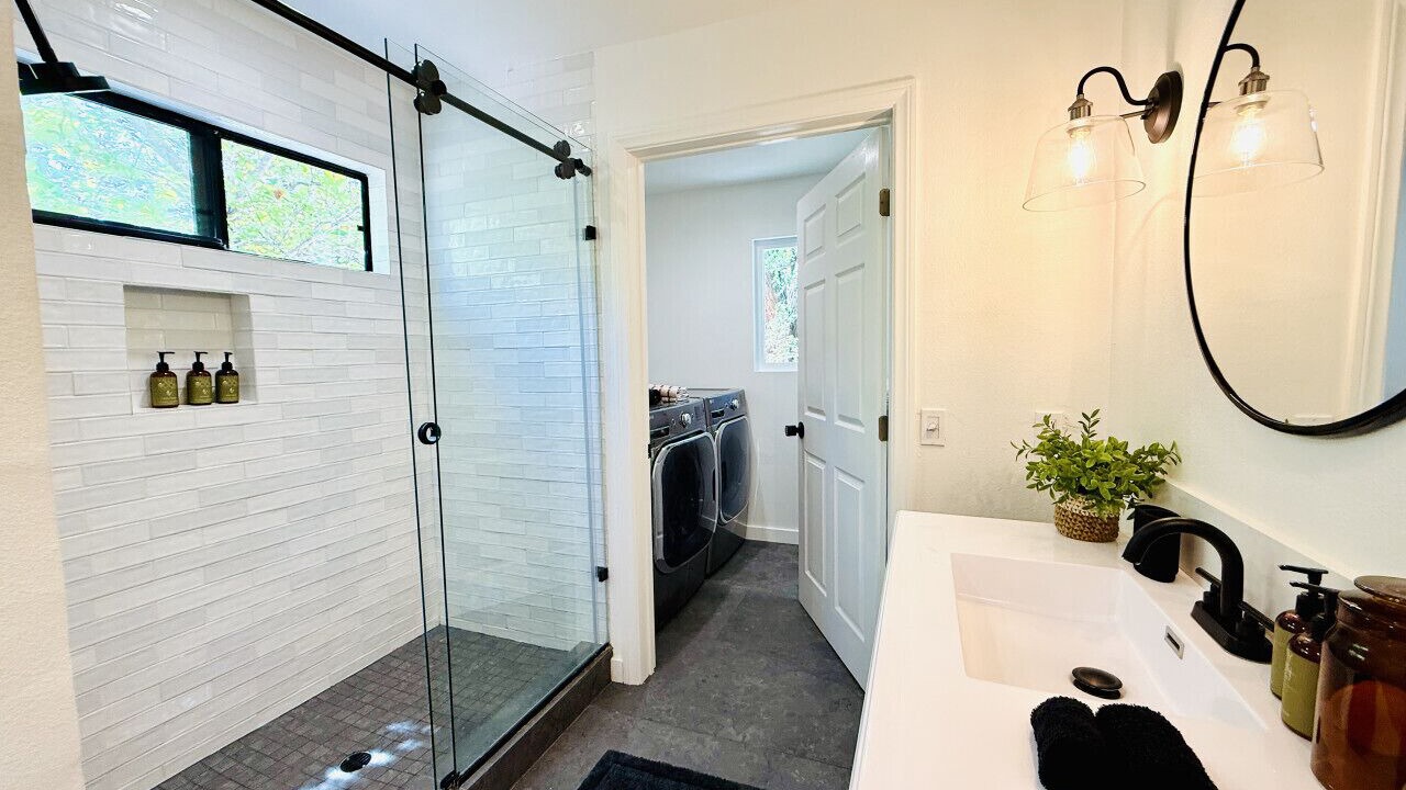 Photo of Bathroom in Meiners Oaks