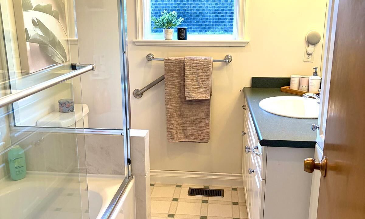 Photo of Bathroom in Canyon Heights