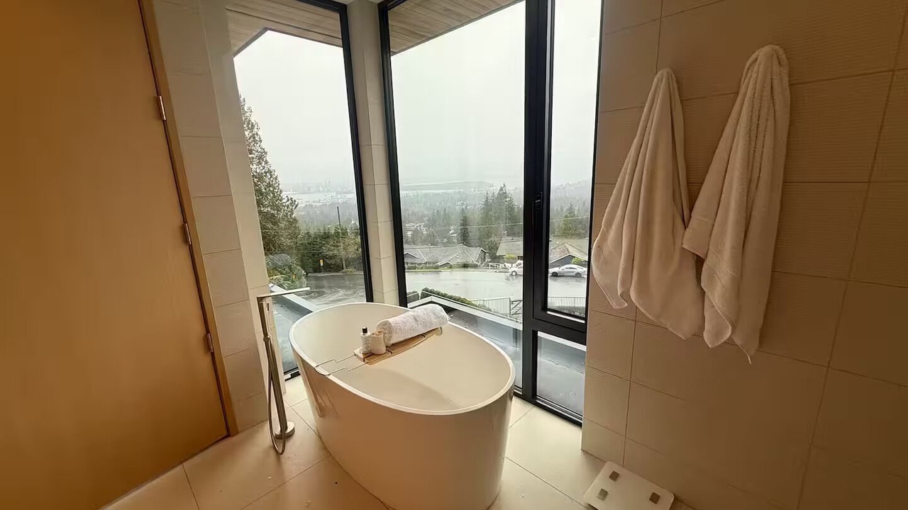 Photo of Bathroom in Upper Lonsdale