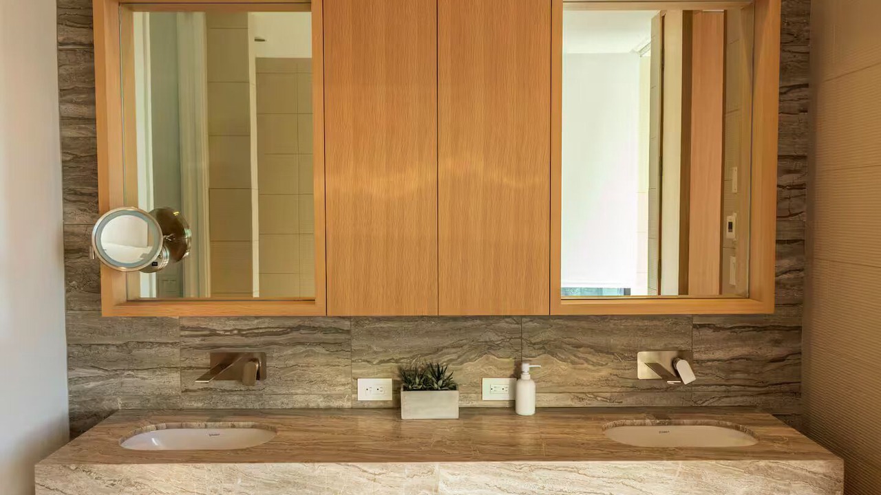 Photo of Bathroom in Upper Lonsdale