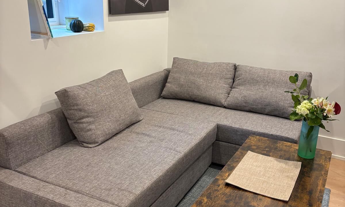 Photo of Livingroom in Blake - Jones