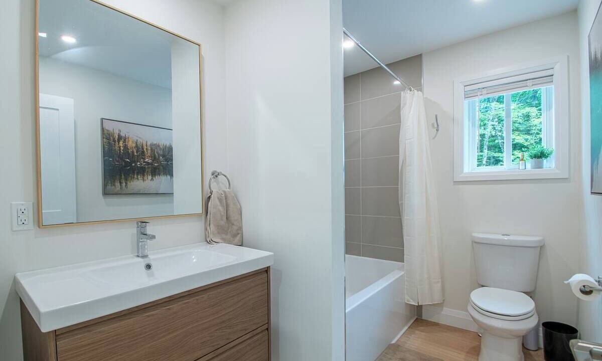 Photo of Bathroom in Armour