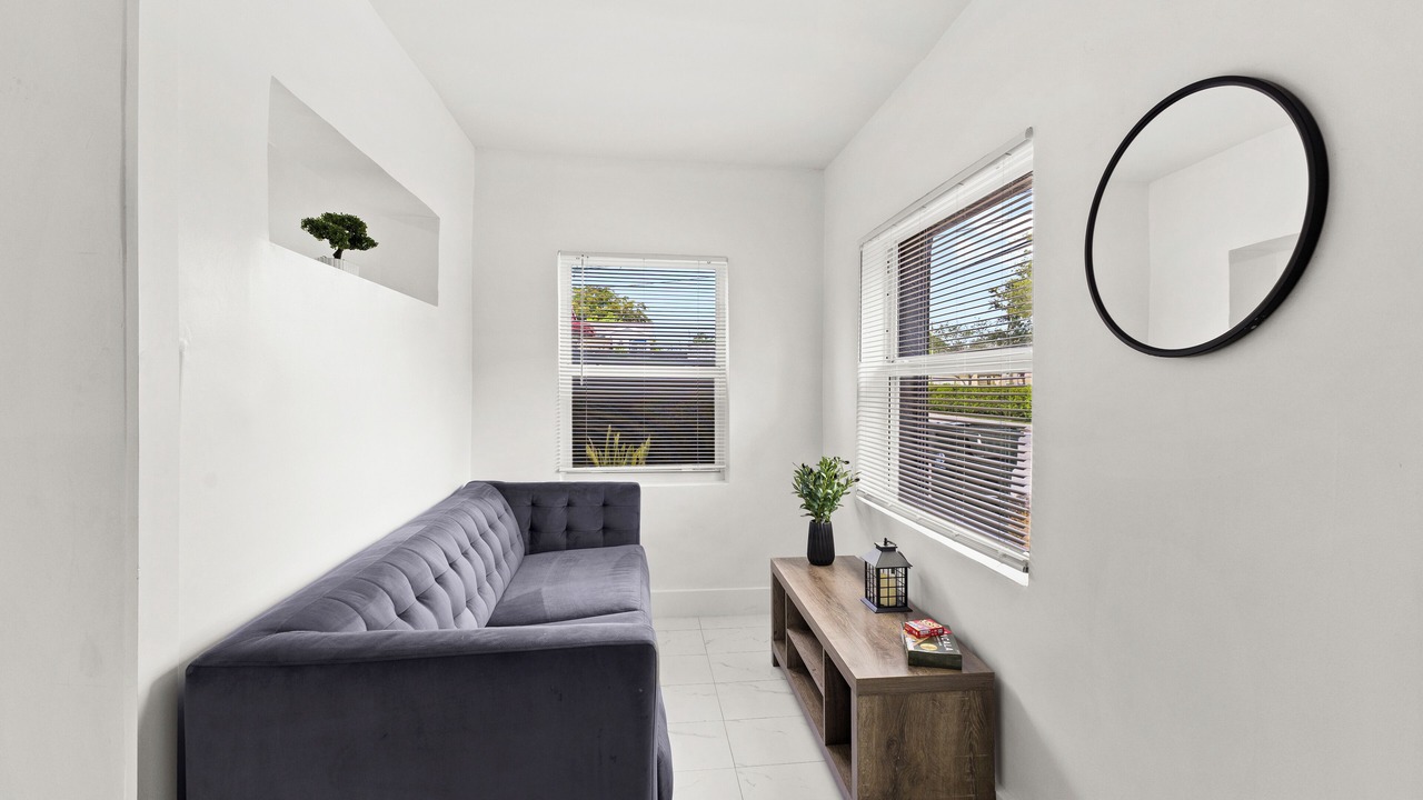 Photo of Livingroom in Sailboat Bend
