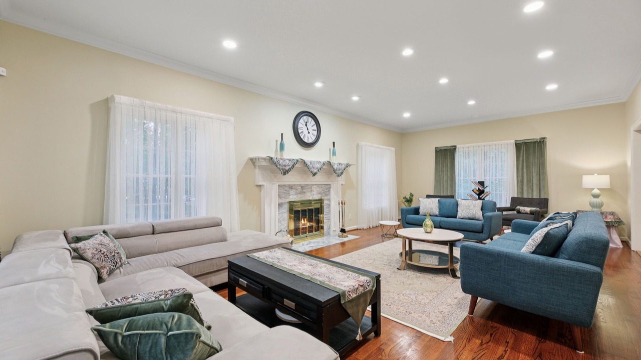 Photo of Livingroom in Montgomery Village