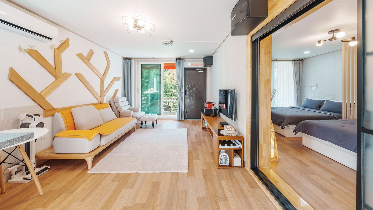 Photo of Bedroom in Buk
