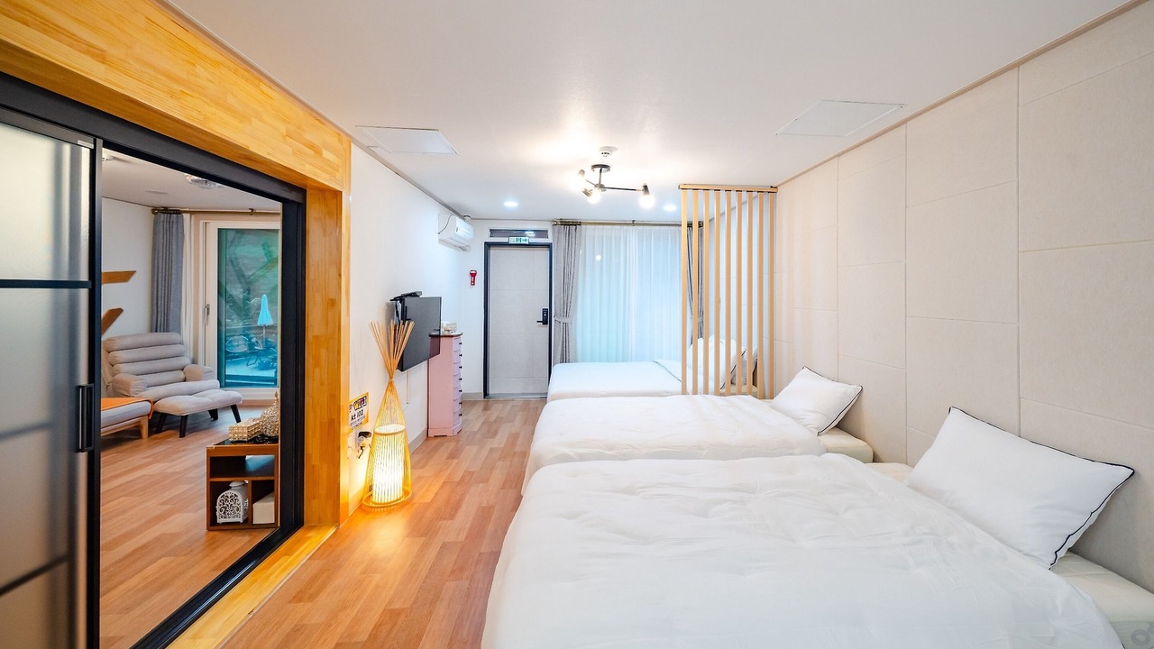 Photo of Bedroom in Buk