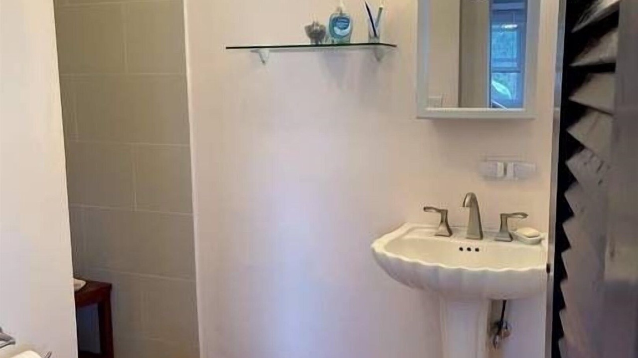 Photo of Bathroom in Estate Hull