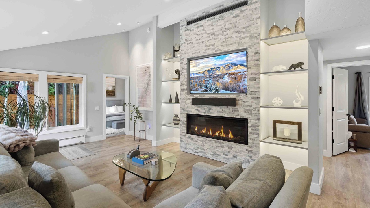 Photo of Livingroom in Warm Springs