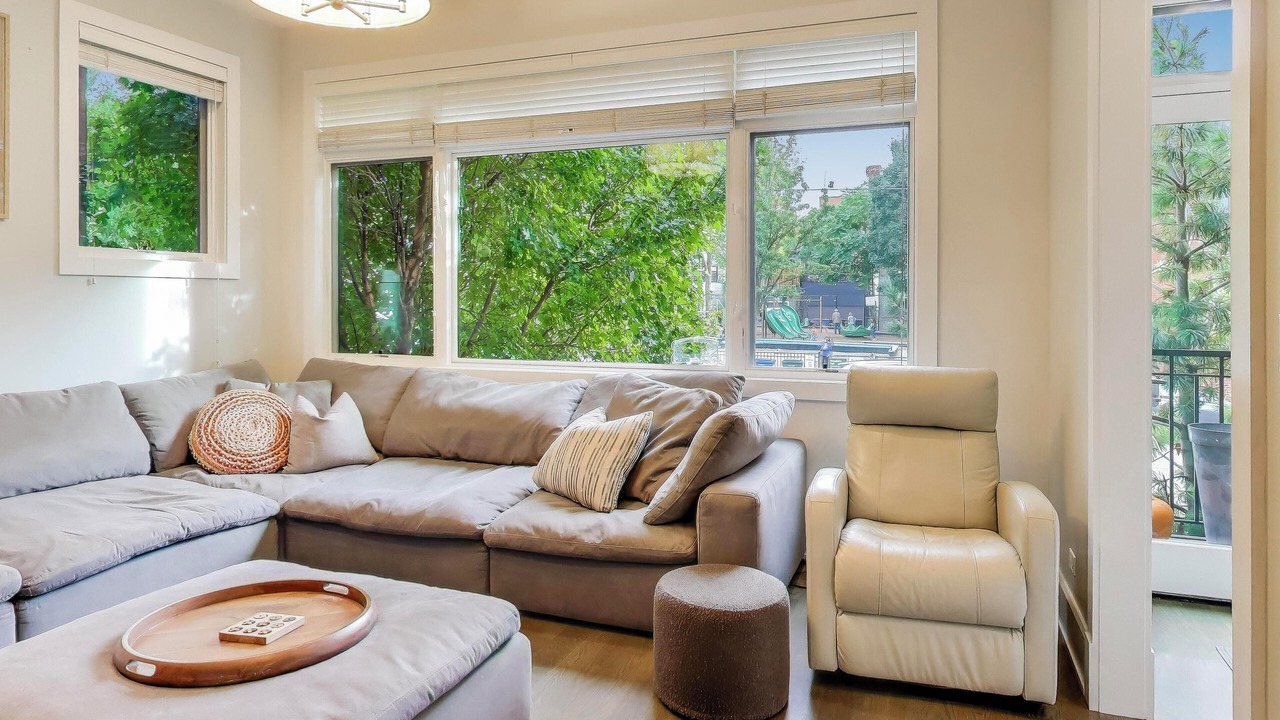 Photo of Livingroom in West Town