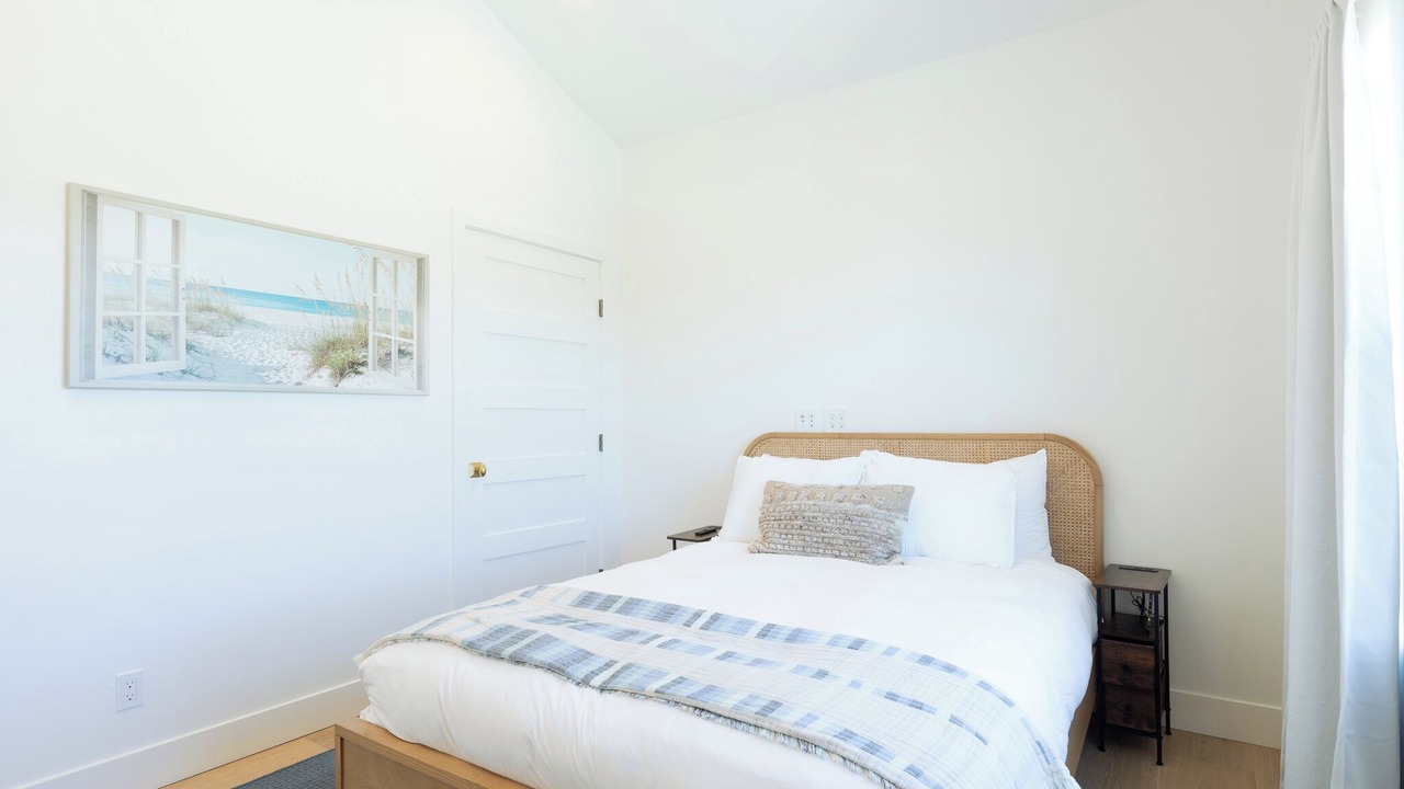 Photo of Bedroom in Silver Strand