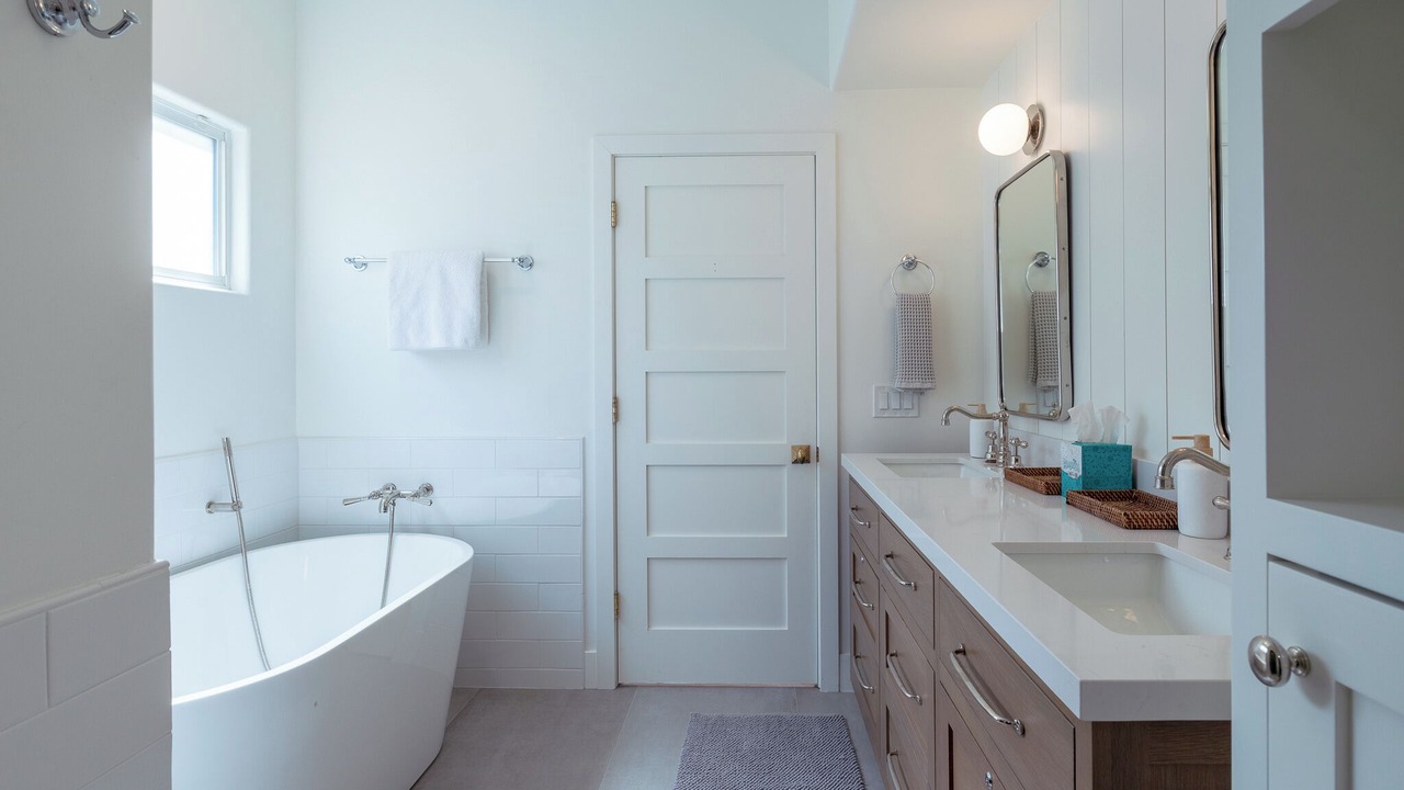 Photo of Bathroom in Silver Strand