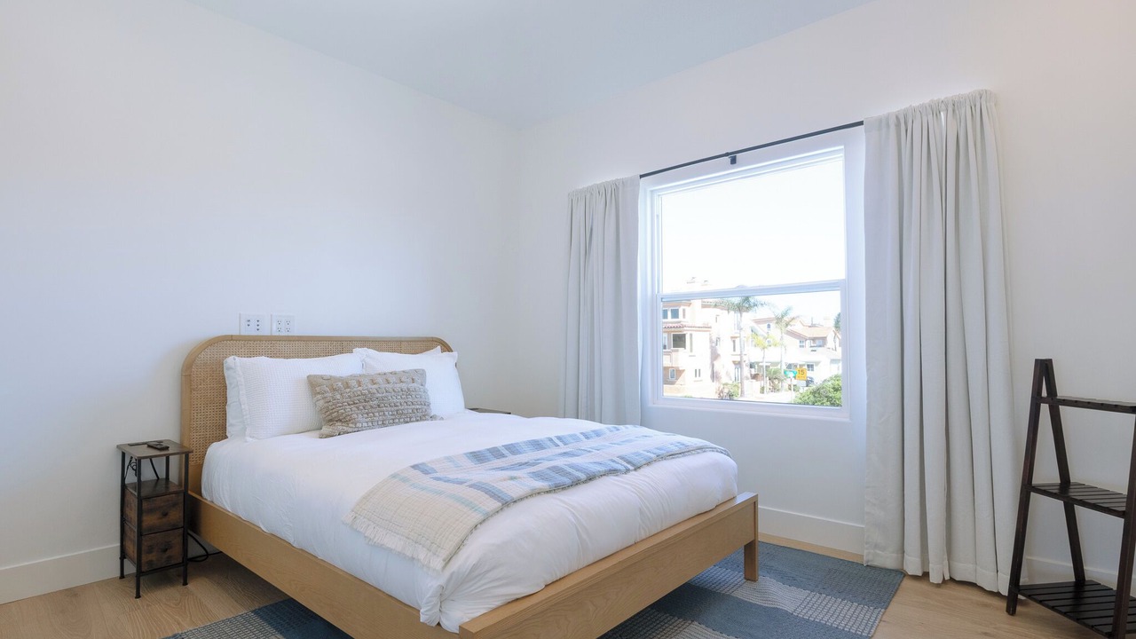 Photo of Bedroom in Silver Strand