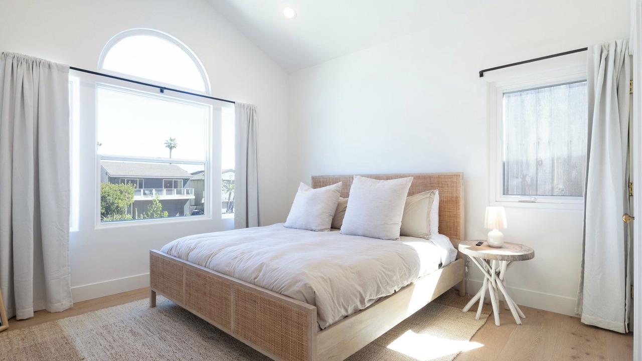 Photo of Bedroom in Silver Strand