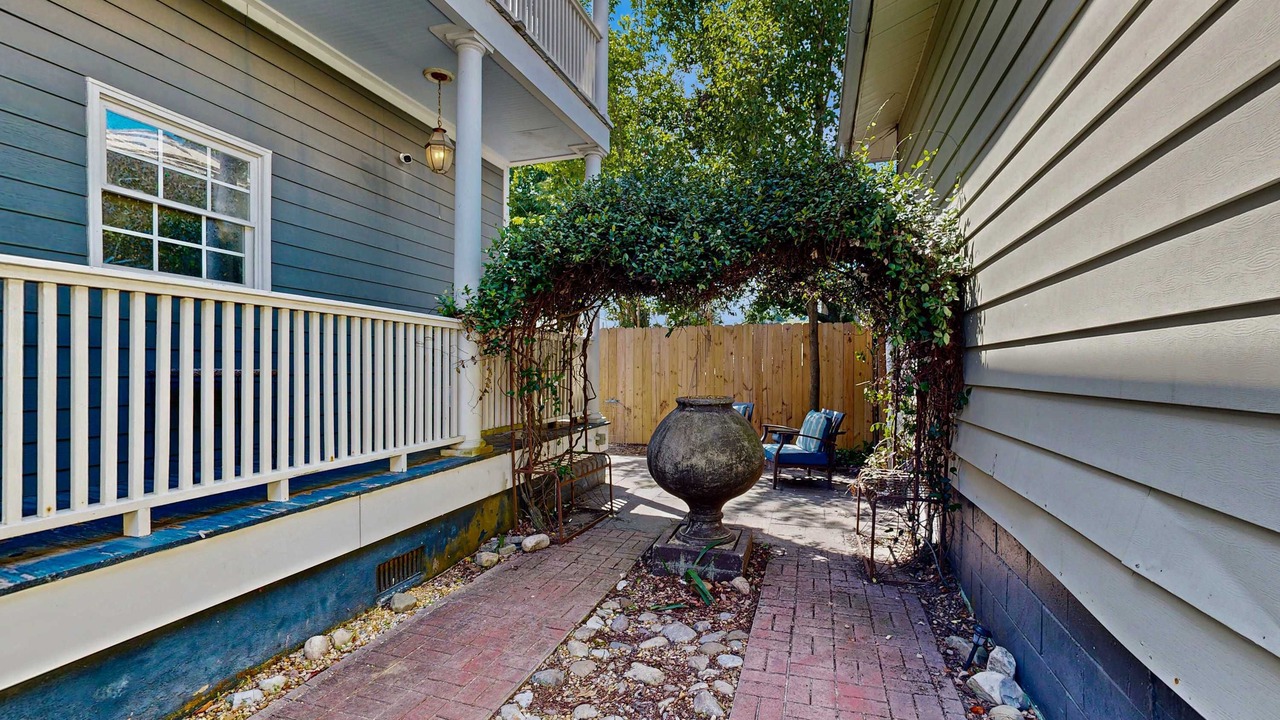 Photo of Patio Balcony in North-Central