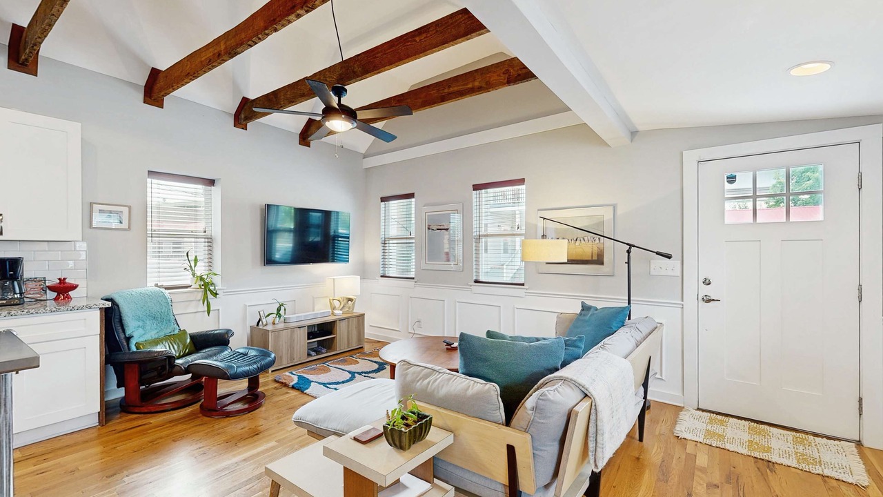 Photo of Livingroom in Westside
