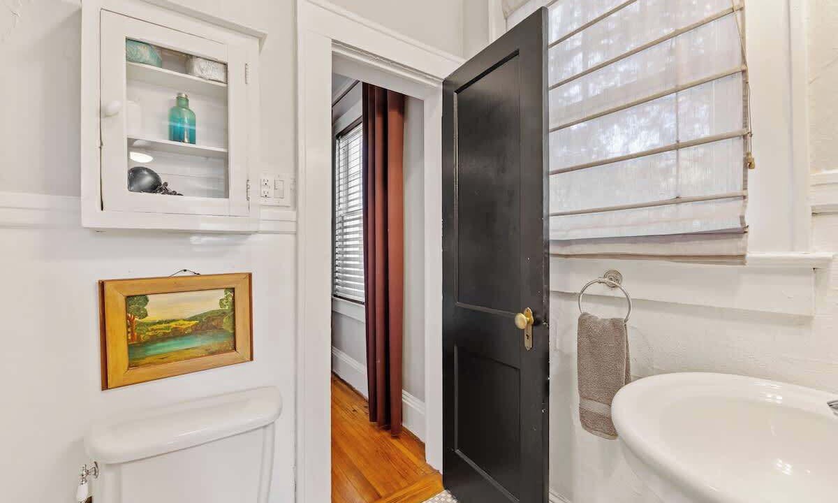 Photo of Bathroom in Cherry
