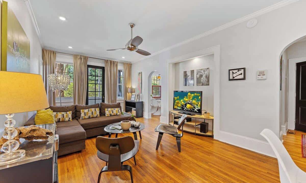 Photo of Livingroom in Cherry