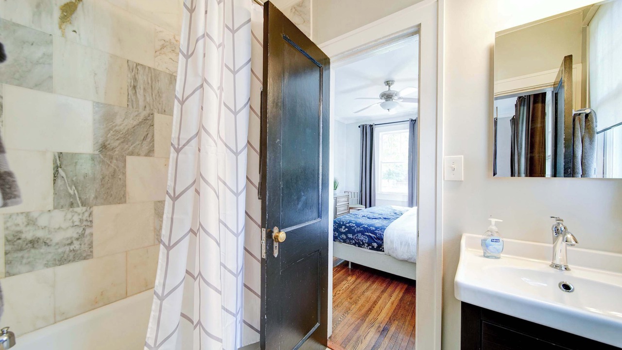 Photo of Bathroom in Cherry