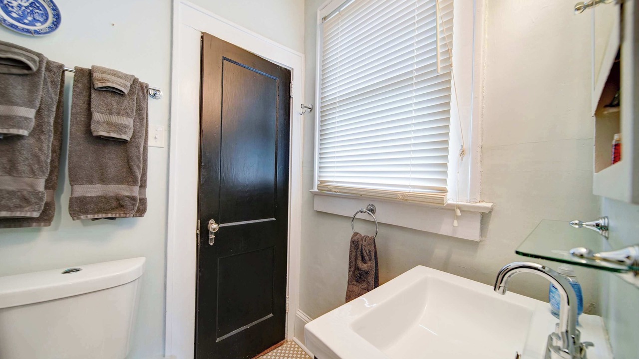 Photo of Bathroom in Cherry