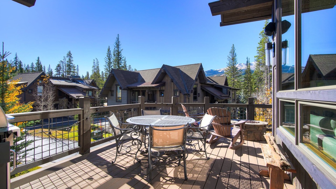 Photo of Outdoor in Peak 8