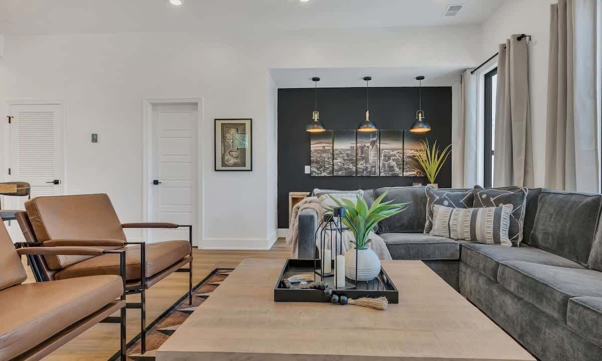 Photo of Livingroom in Music Row