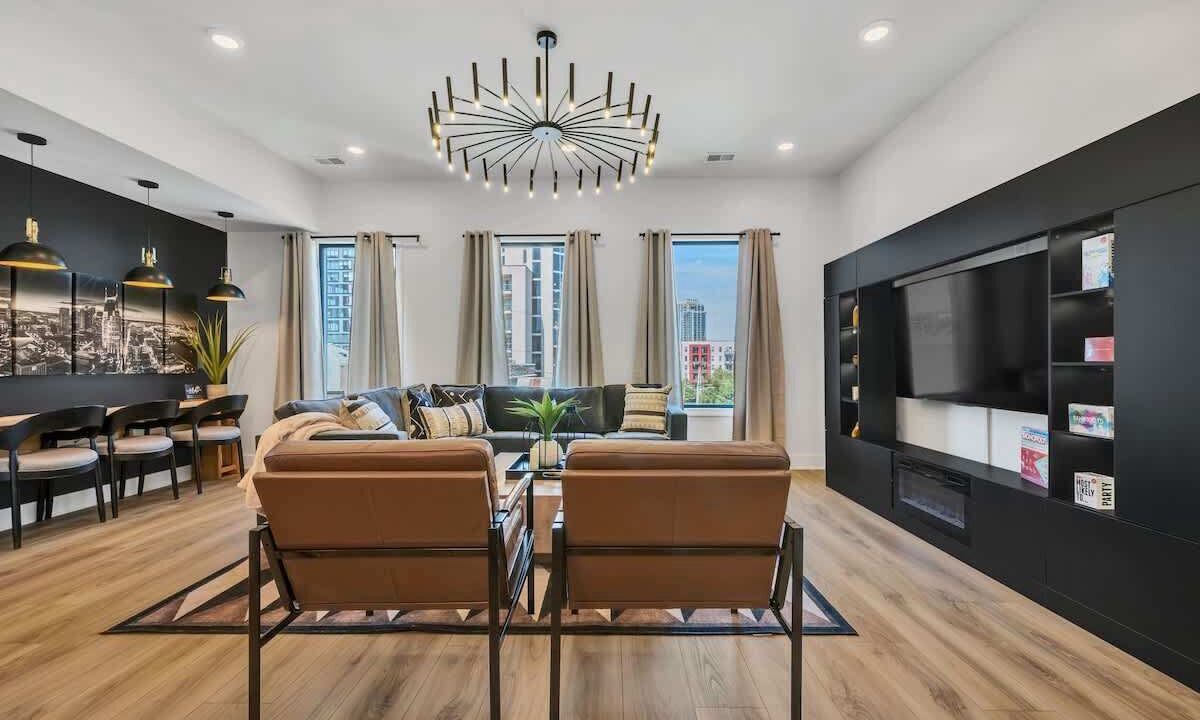 Photo of Livingroom in Music Row