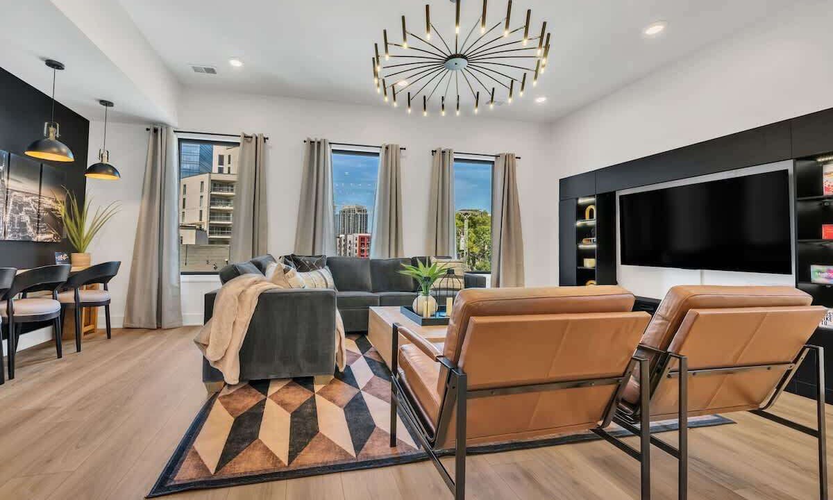 Photo of Livingroom in Music Row