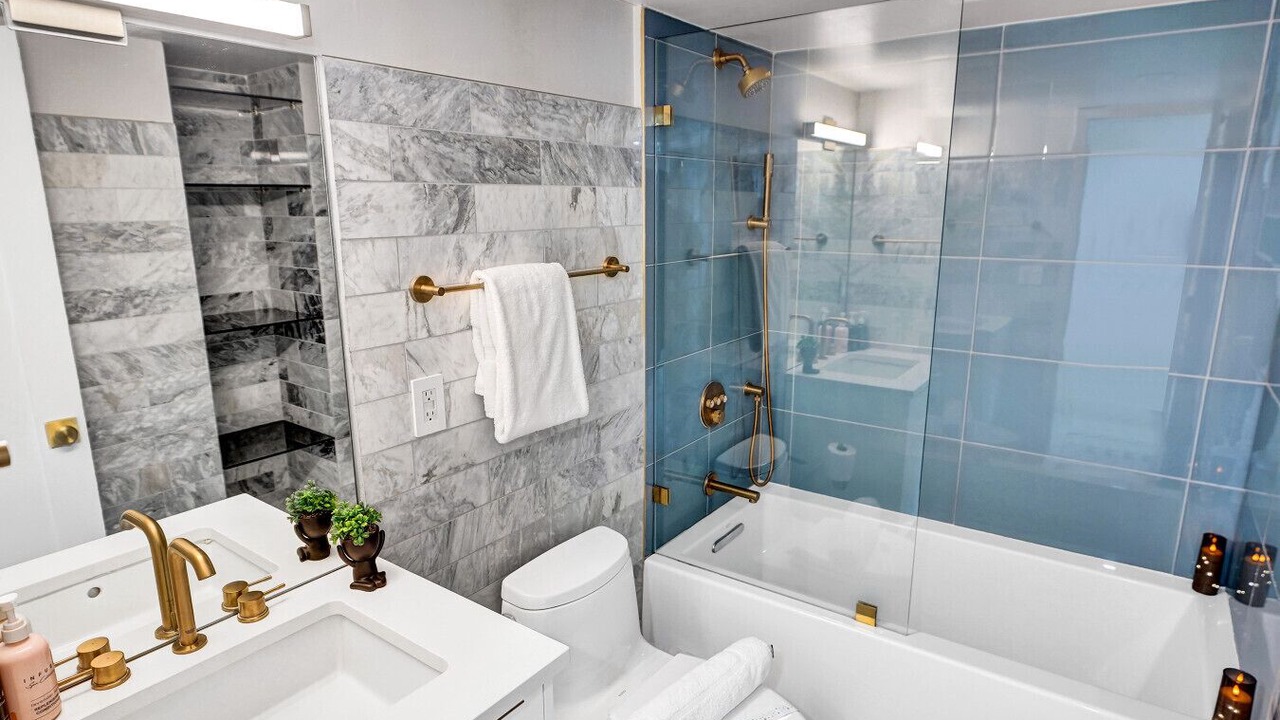 Photo of Bathroom in Mid Beach