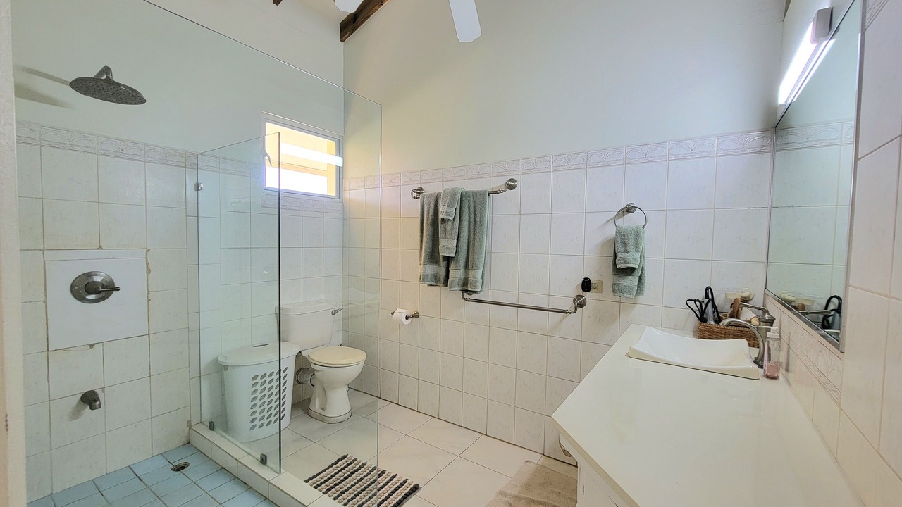 Photo of Bathroom in Lambeau