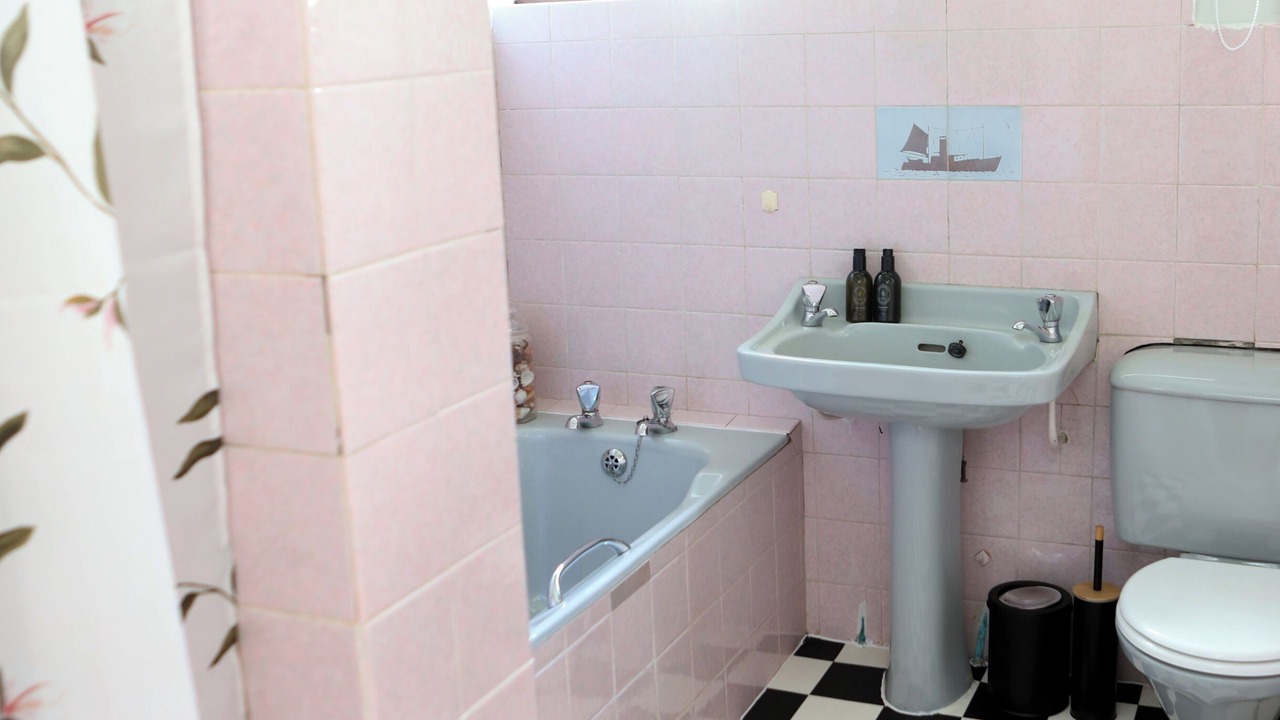 Photo of Bathroom in Elgin