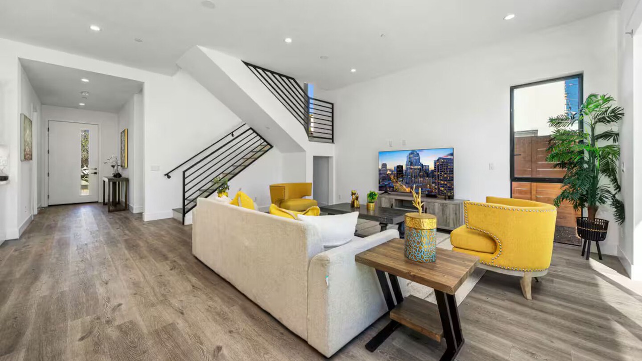 Photo of Livingroom in Melrose