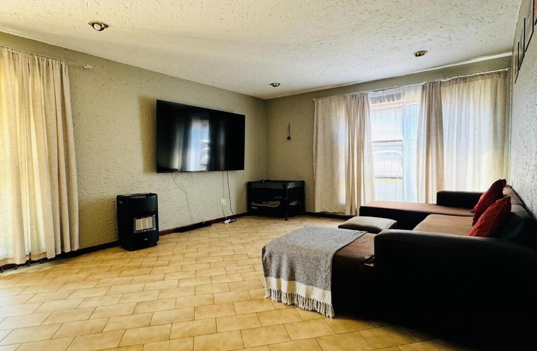 Photo of Livingroom in Woodmead
