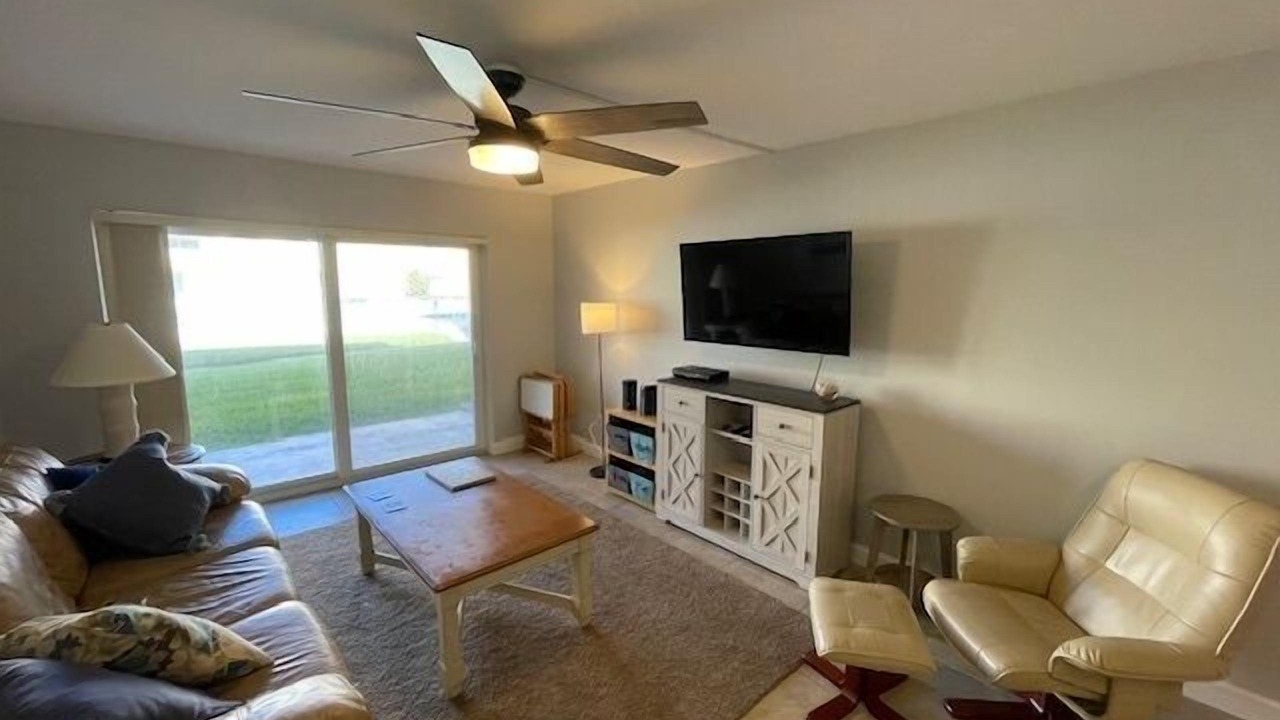 Photo of Livingroom in Point East