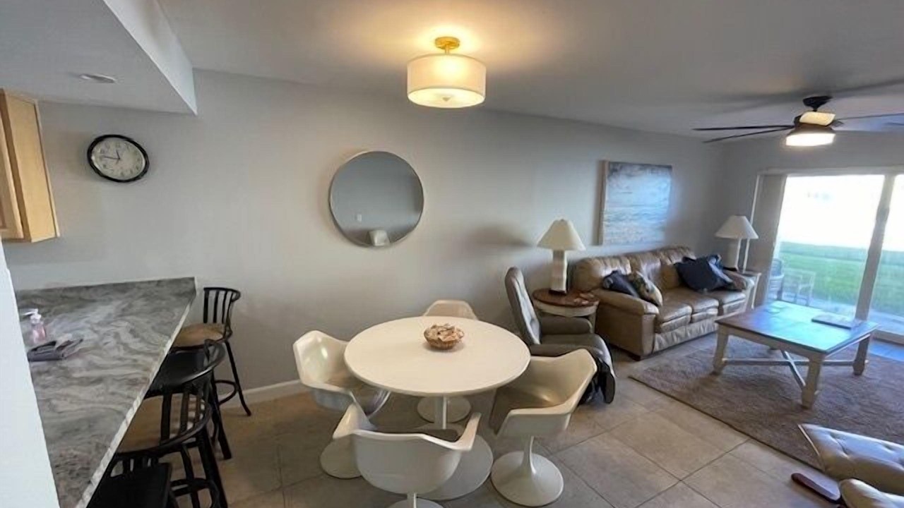Photo of Livingroom in Point East
