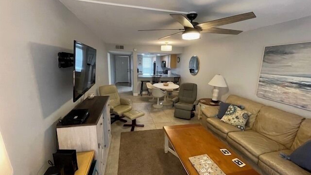 Photo of Livingroom in Point East