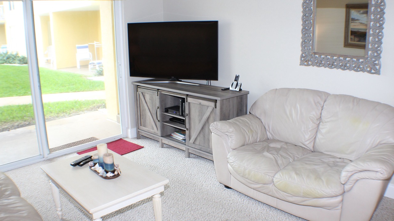 Photo of Livingroom in Point East